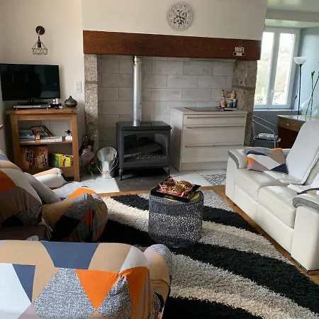 Fontanies En Aubrac * لاغيول